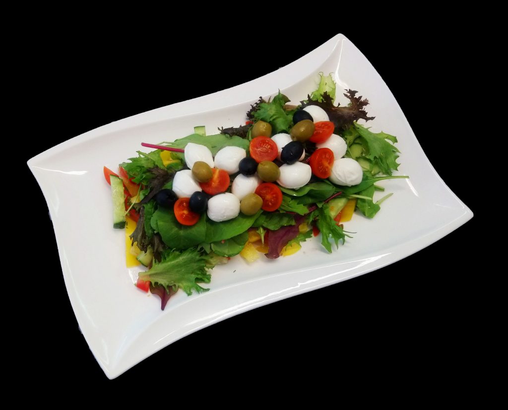 gemischter Salat mit Mozzarella